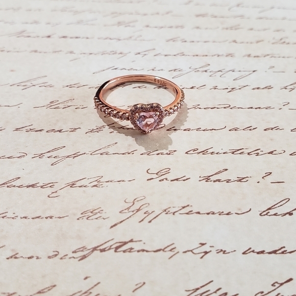 Jewelry - 𝅺rose gold ring